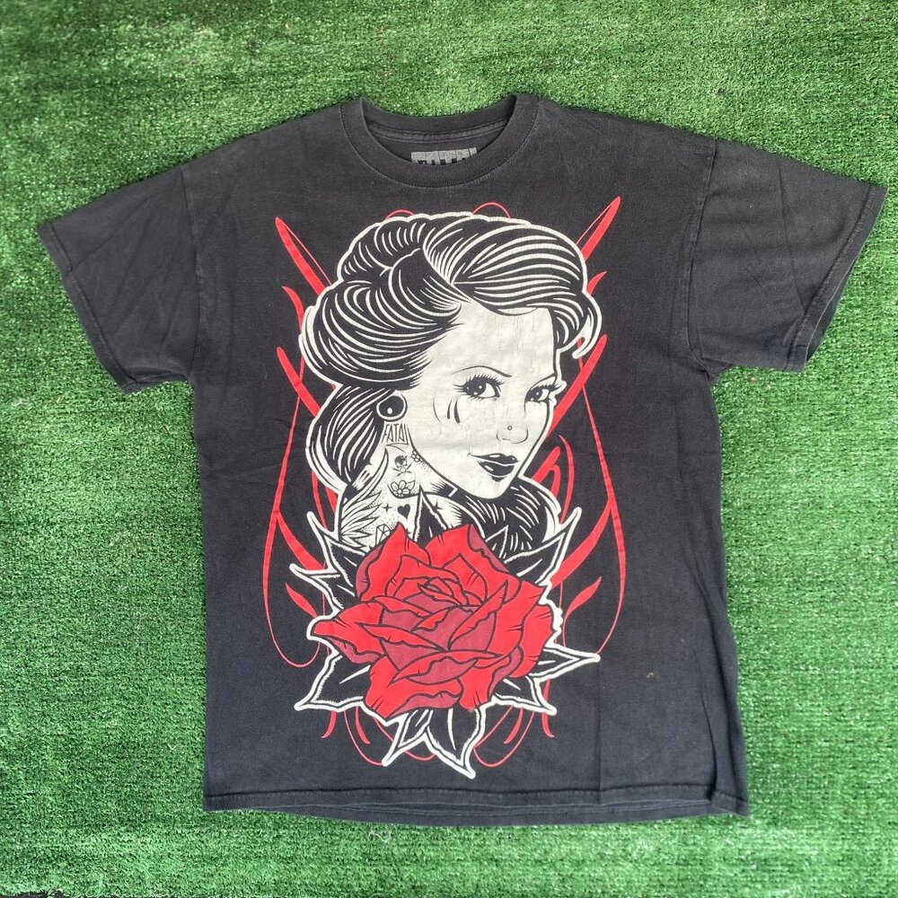 Vintage Y2K FATAL Pin Up Tattoo T-Shirt Boxy Faded Black Tribal Skater